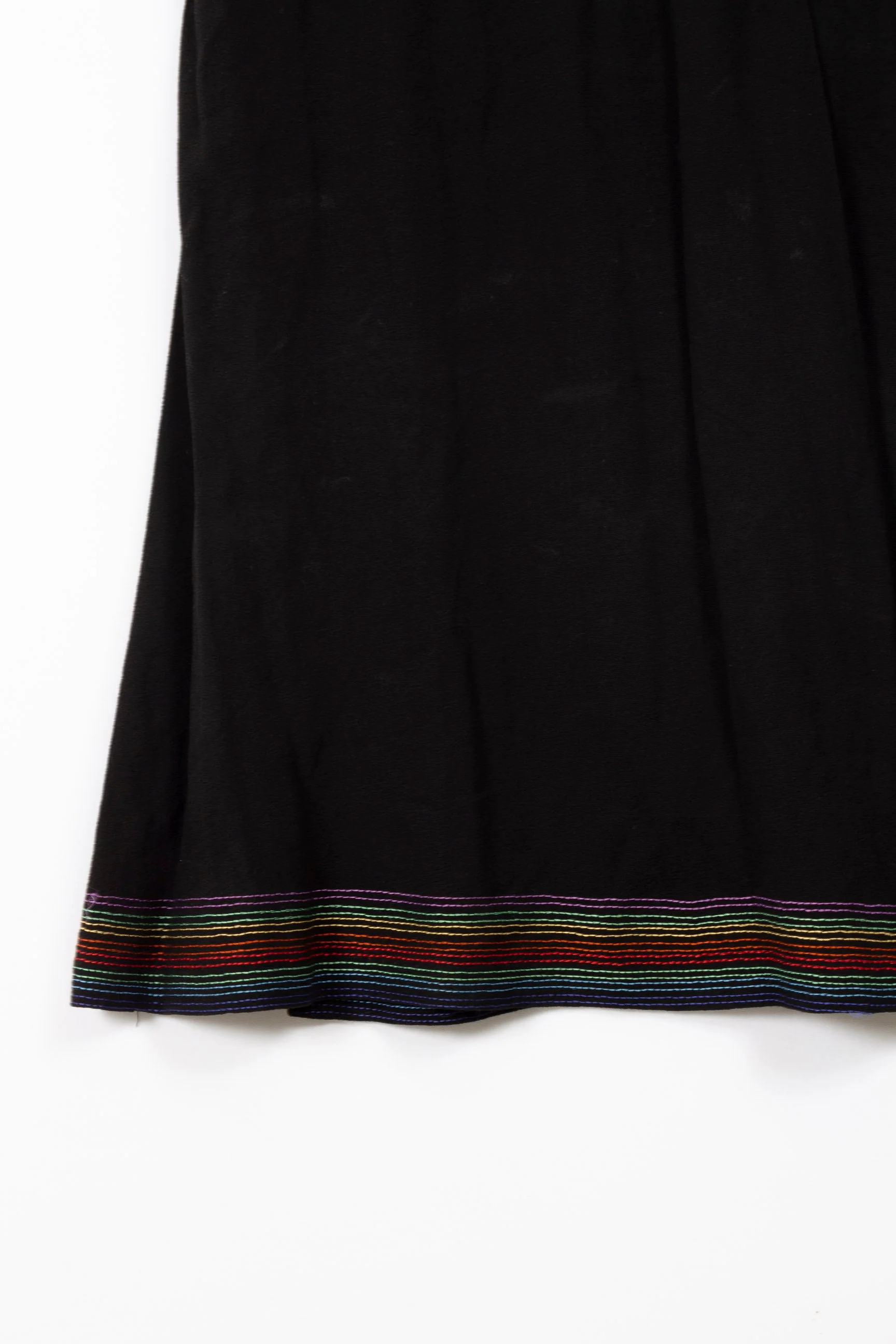 Robe noire avec détail multicolore - T2 - Image 3