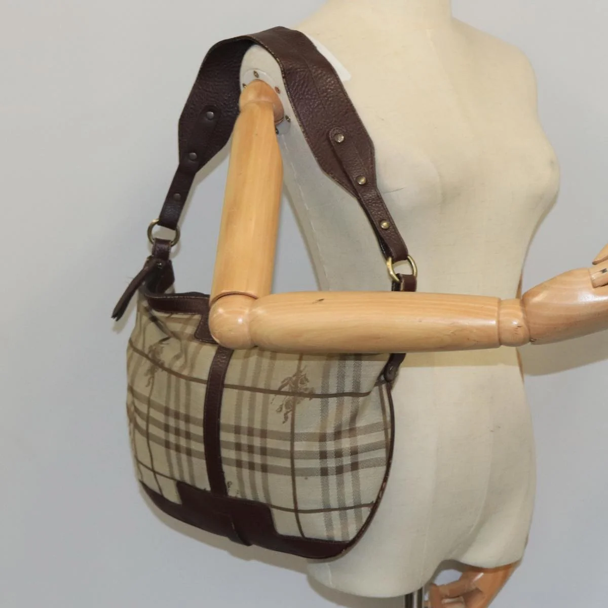 Burberry Nova check Shoulder bag Canvas and Leather - Image 12