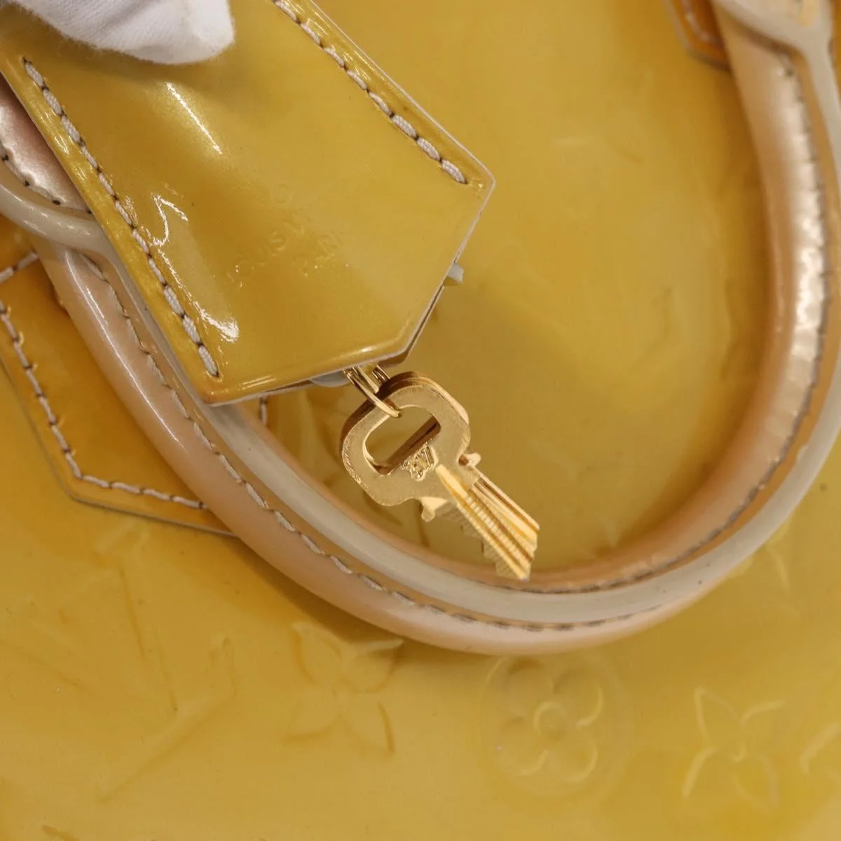 Louis Vuitton Alma Handbag Patent Leather - Image 14