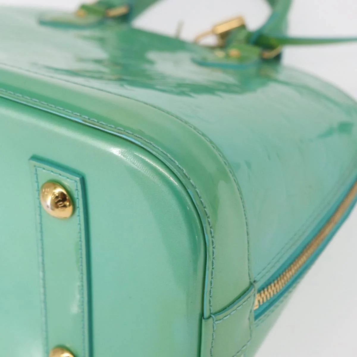 Louis Vuitton Alma Handbag Patent Leather - Image 8