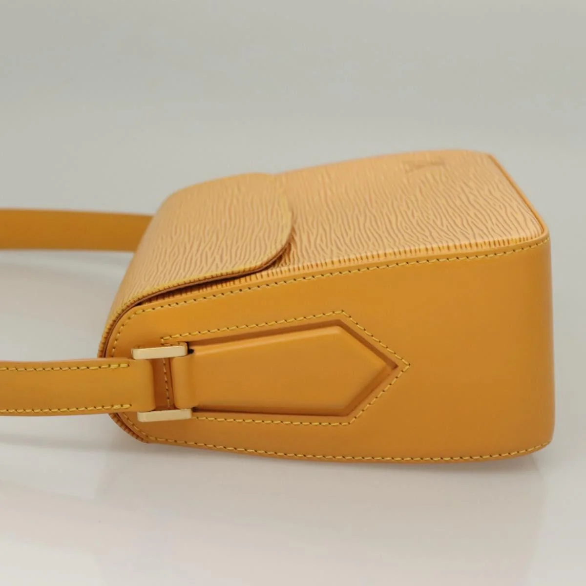Louis Vuitton Buci Handbag Epi Leather - Image 4