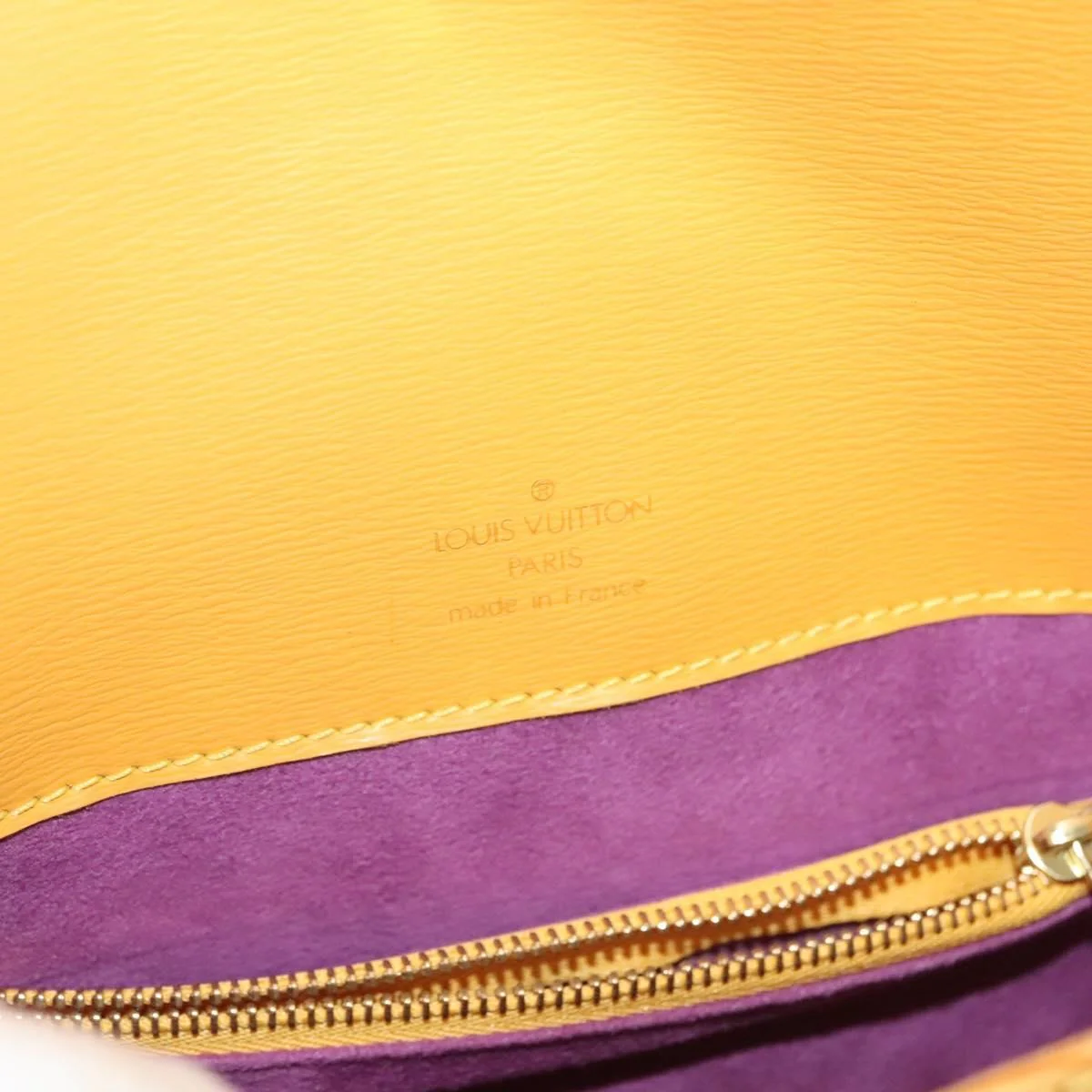 Louis Vuitton Buci Handbag Epi Leather - Image 7