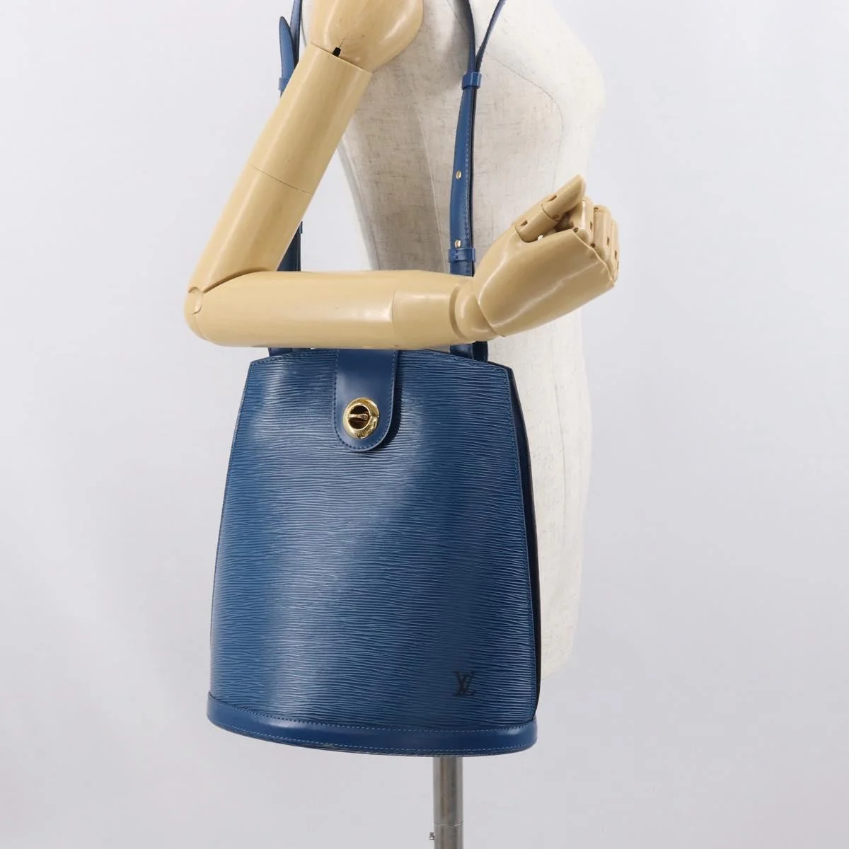 Louis Vuitton Cluny Shoulder Bag Epi Leather - Image 14