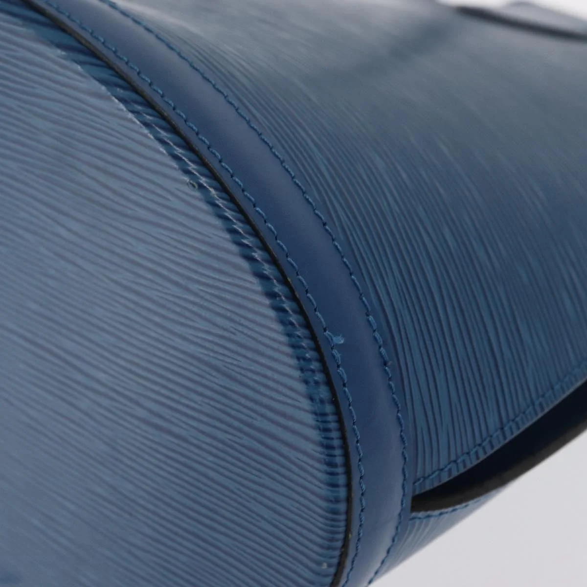 Louis Vuitton Cluny Shoulder Bag Epi Leather - Image 9