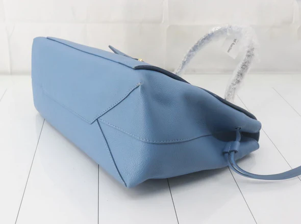 Louis Vuitton Lockme Handbag Leather - Image 6