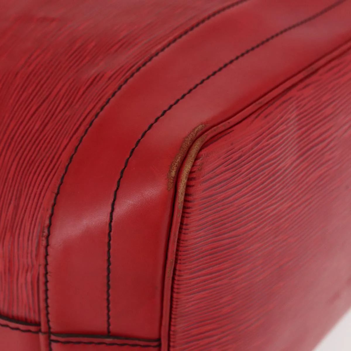 Louis Vuitton Noe Handbag Epi Leather - Image 10