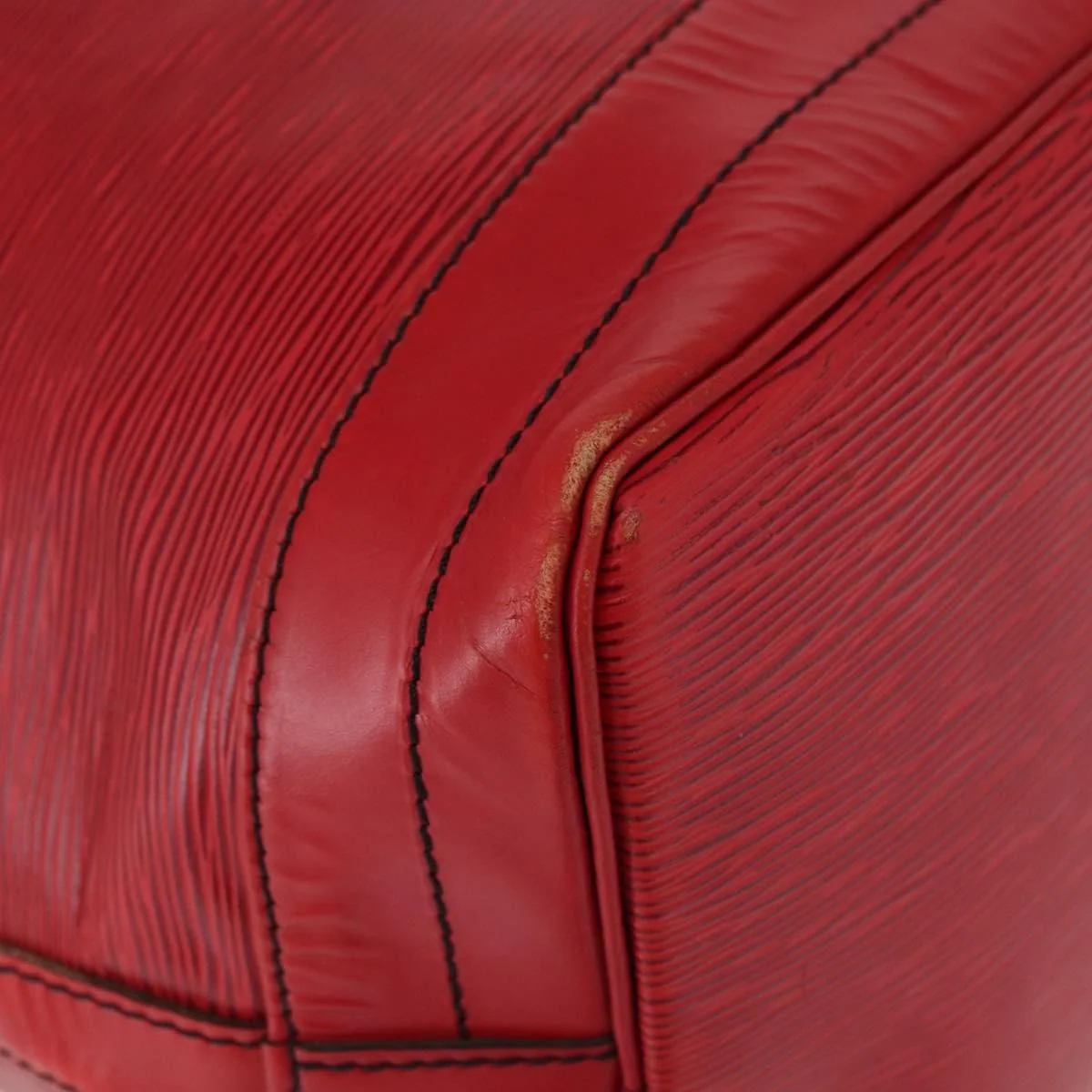 Louis Vuitton Noe Handbag Epi Leather - Image 12