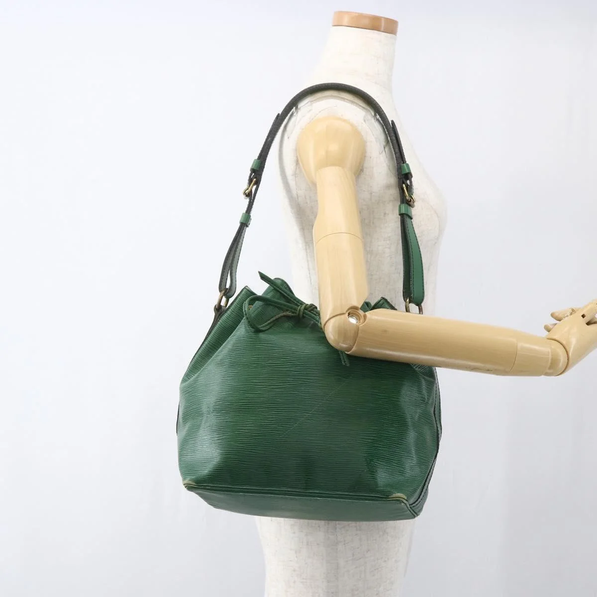 Louis Vuitton Petit Noe Handbag Epi Leather - Image 13