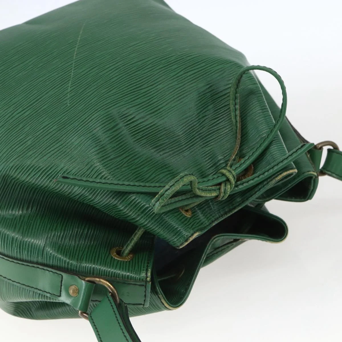 Louis Vuitton Petit Noe Handbag Epi Leather - Image 15