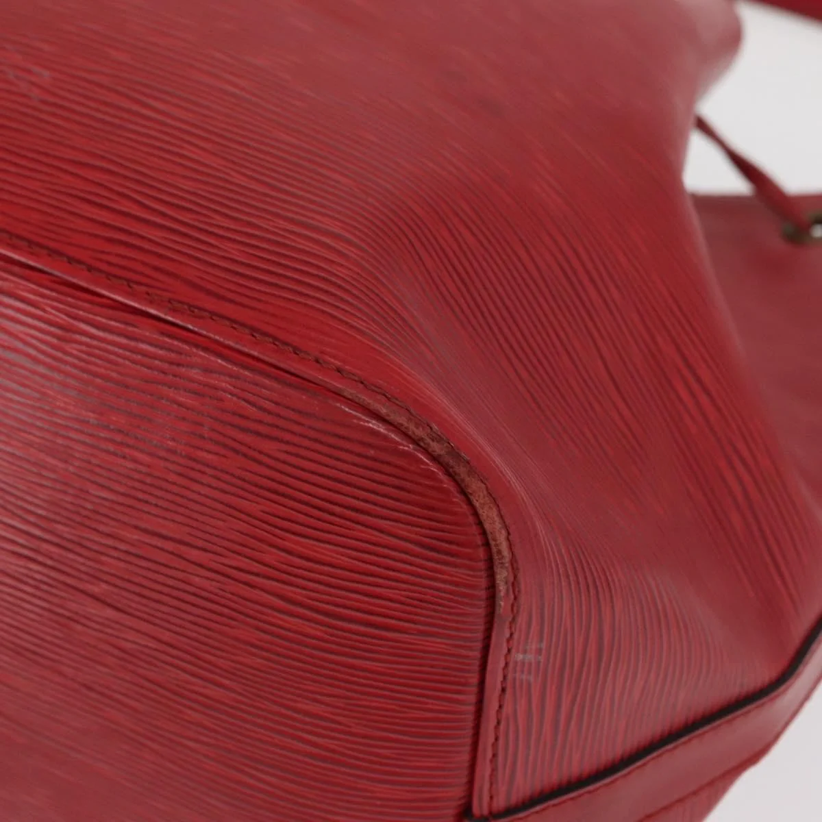 Louis Vuitton Petit Noe Handbag Epi Leather - Image 12