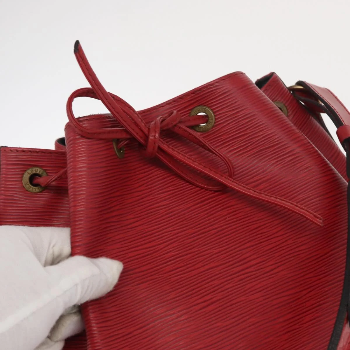 Louis Vuitton Petit Noe Handbag Epi Leather - Image 13