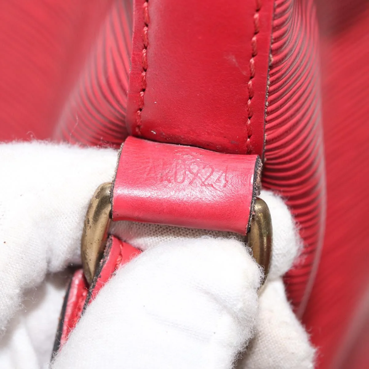 Louis Vuitton Petit Noe Handbag Epi Leather - Image 7
