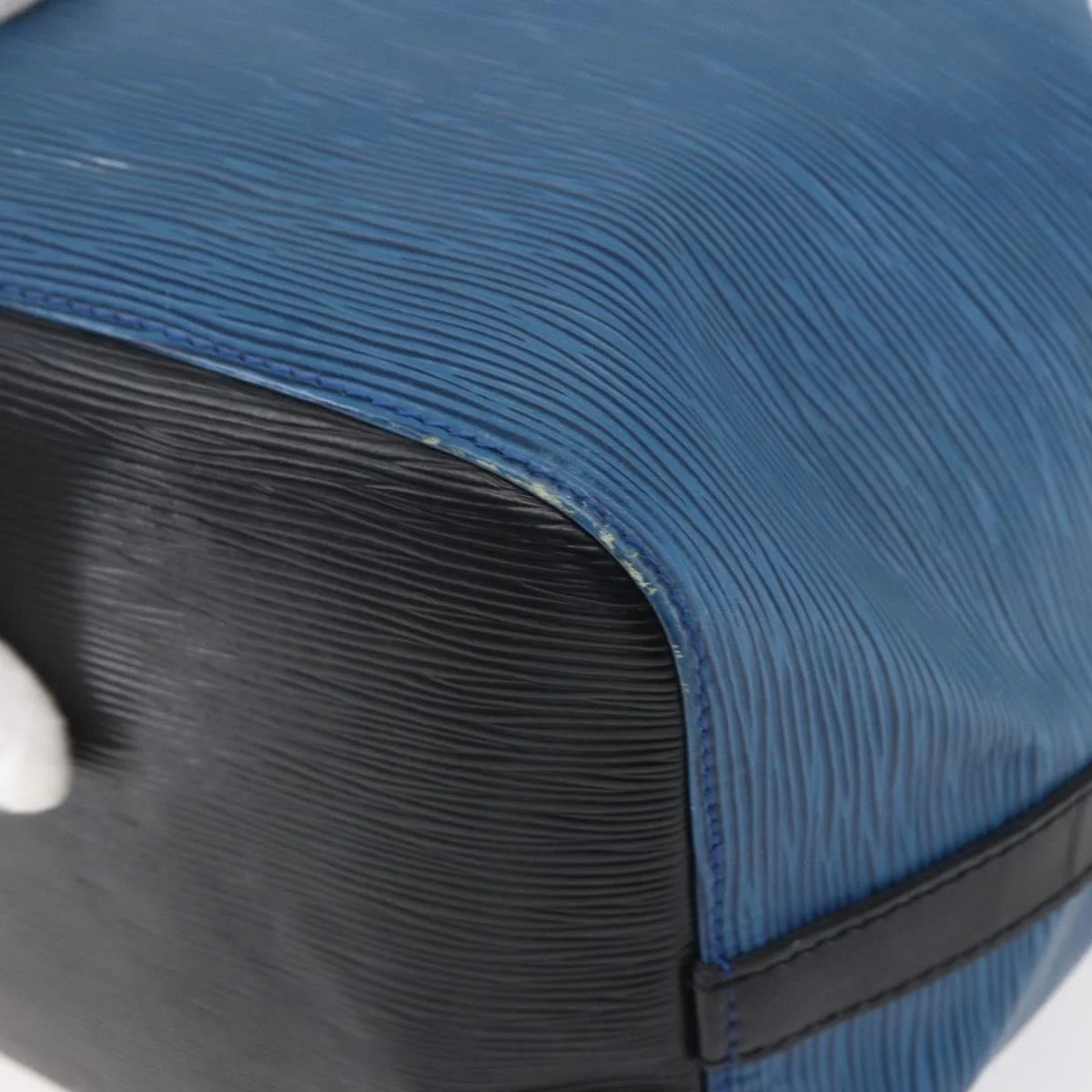 Louis Vuitton Petit Noe Handbag Epi Leather - Image 12