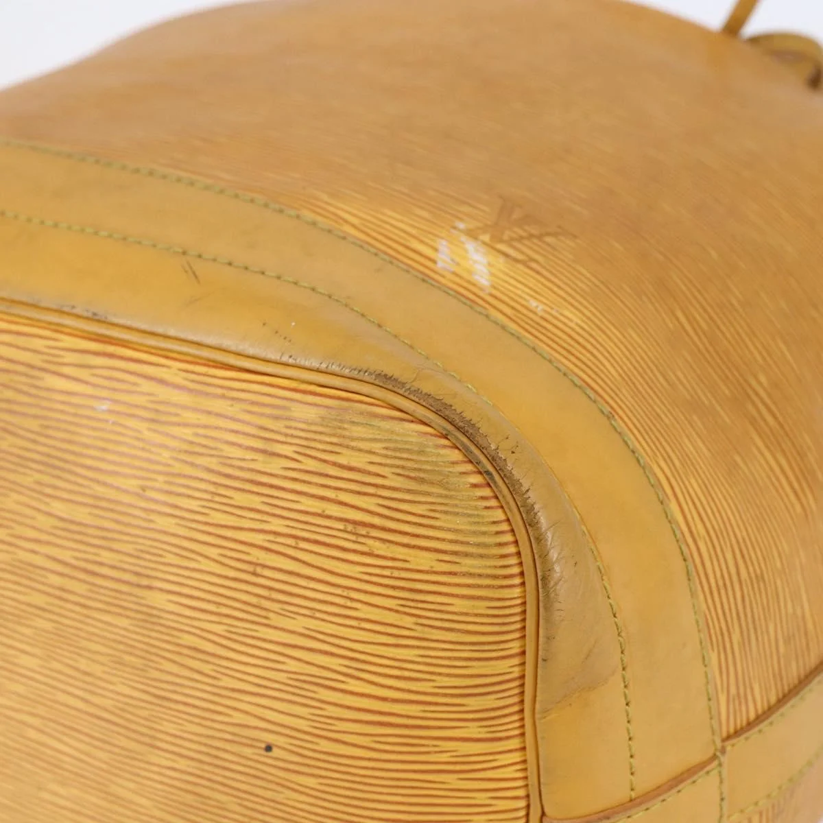 Louis Vuitton Petit Noe NM Handbag Epi Leather - Image 8