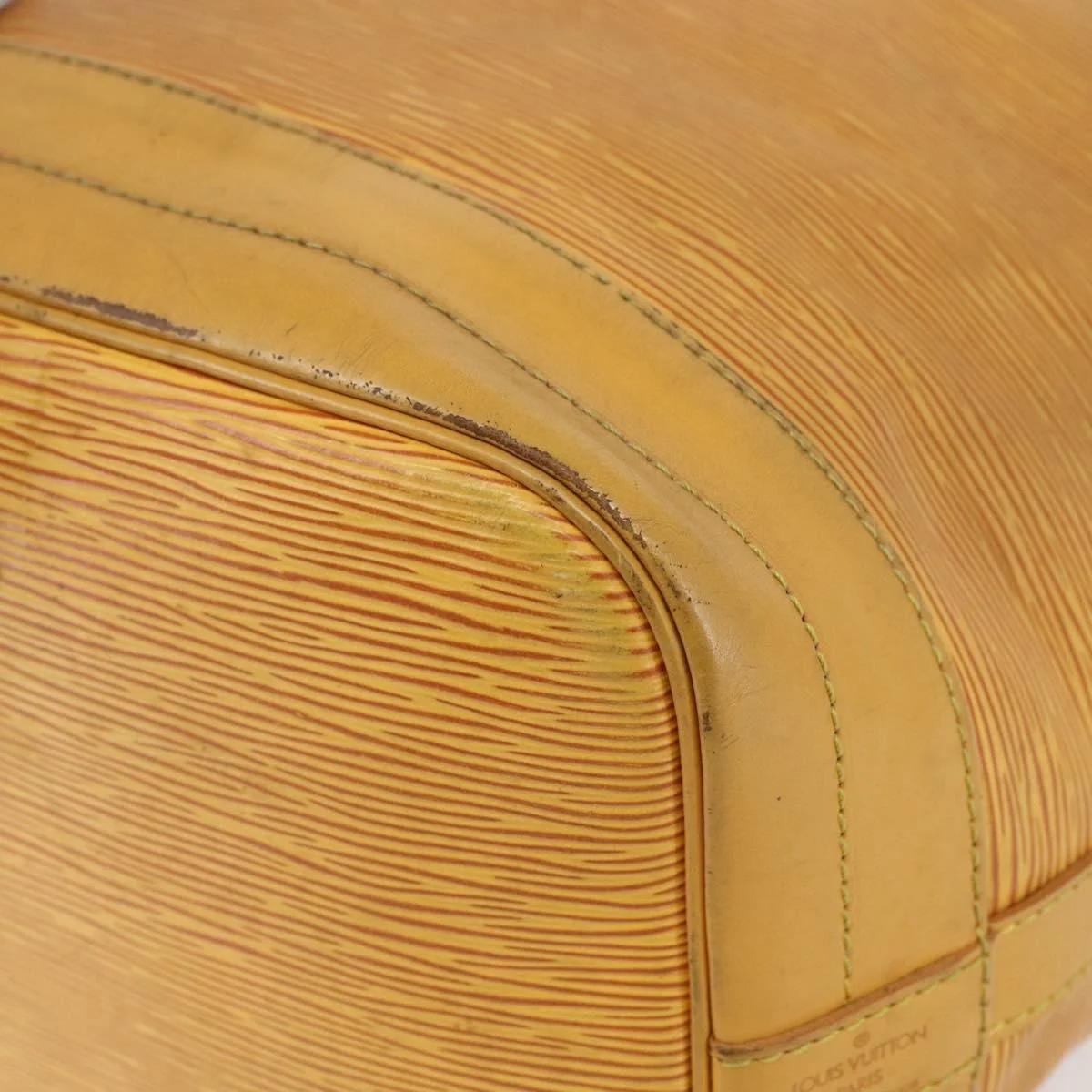 Louis Vuitton Petit Noe NM Handbag Epi Leather - Image 9