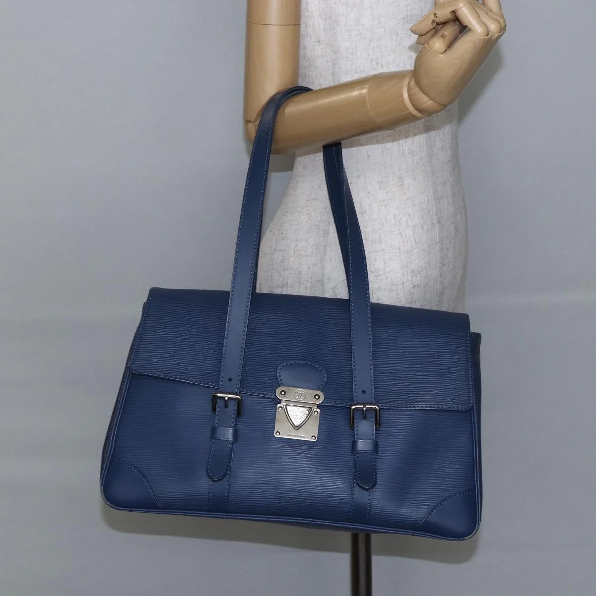 Louis Vuitton Segur Handbag Epi Leather - Image 14
