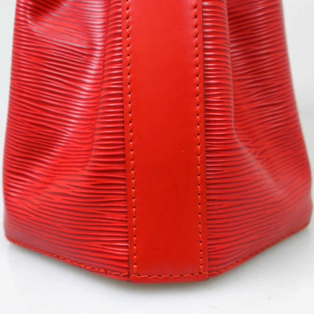 Louis Vuitton Vintage Sac d'Epaule Handbag Epi Leather - Image 11