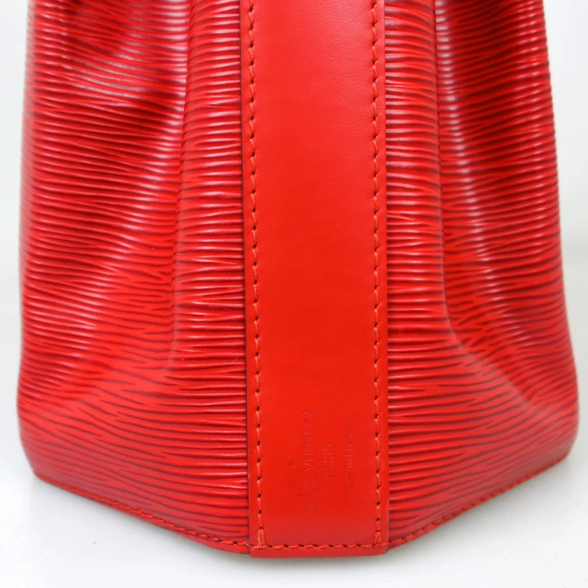 Louis Vuitton Vintage Sac d'Epaule Handbag Epi Leather - Image 12