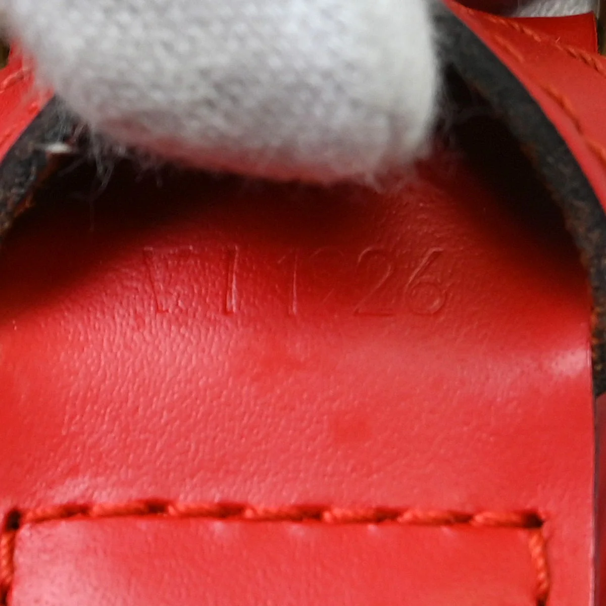 Louis Vuitton Vintage Sac d'Epaule Handbag Epi Leather - Image 5