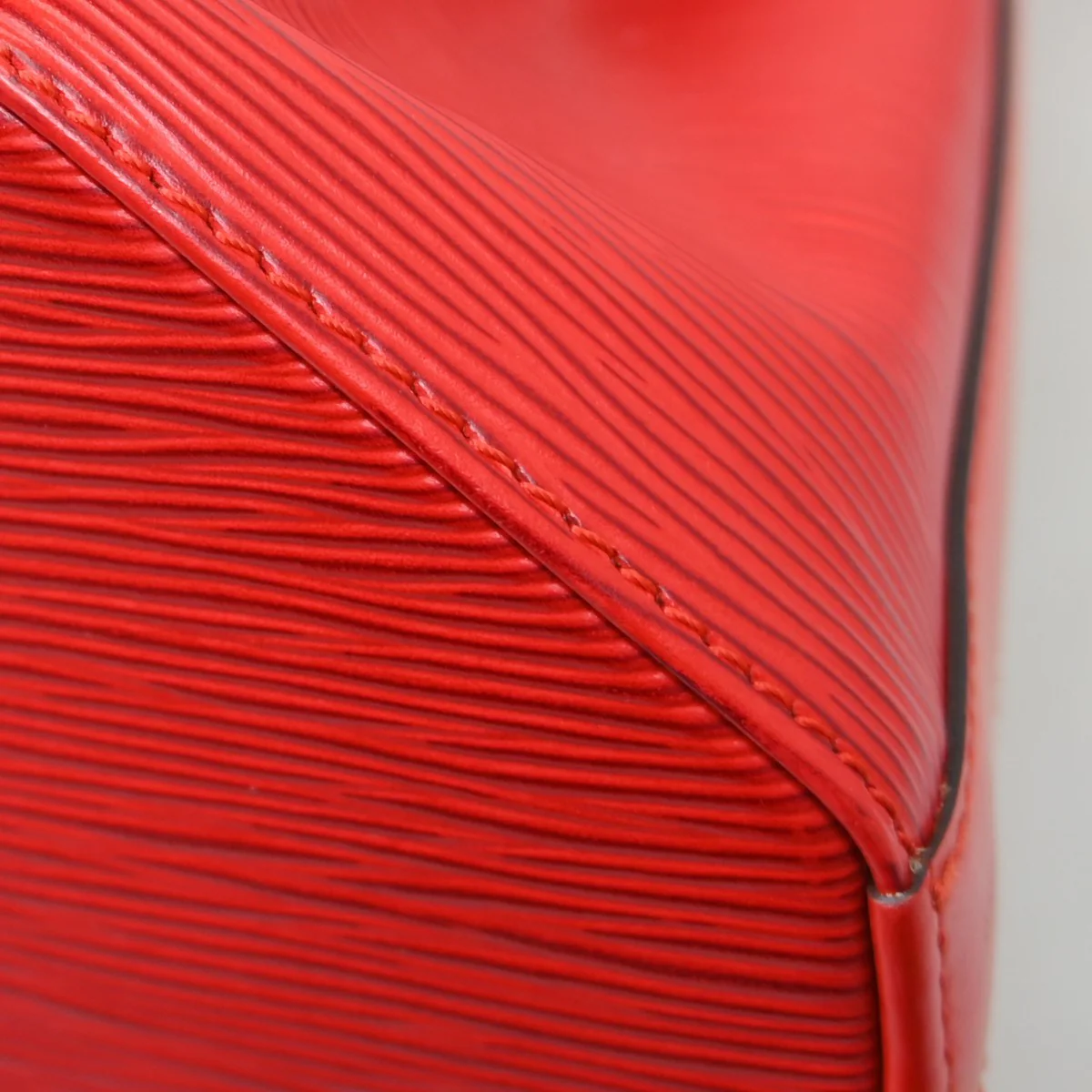 Louis Vuitton Vintage Sac d'Epaule Handbag Epi Leather - Image 7